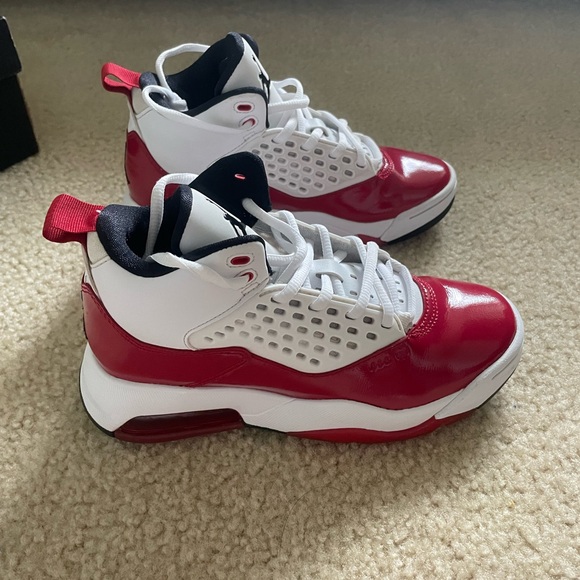 Jordan maxin 200 gym red size 4y - Picture 5 of 6